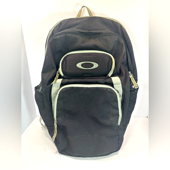Oakley Works Black Double Handle Sunglasses Pouch Laptop Shoulder Backpack Bag - Picture 1 of 8